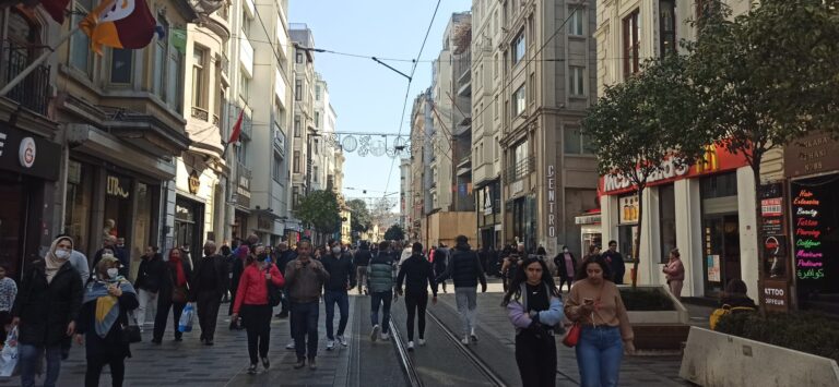 Andando de Galata a Taksim