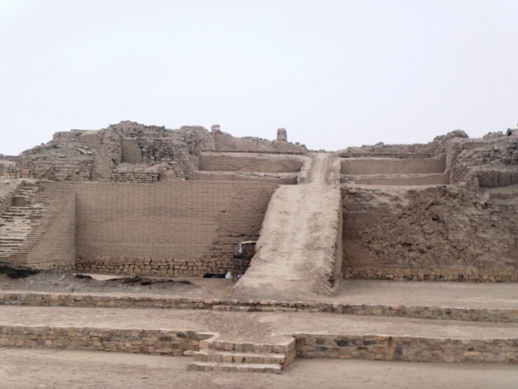 El oráculo de Pachacamac, templo sol
