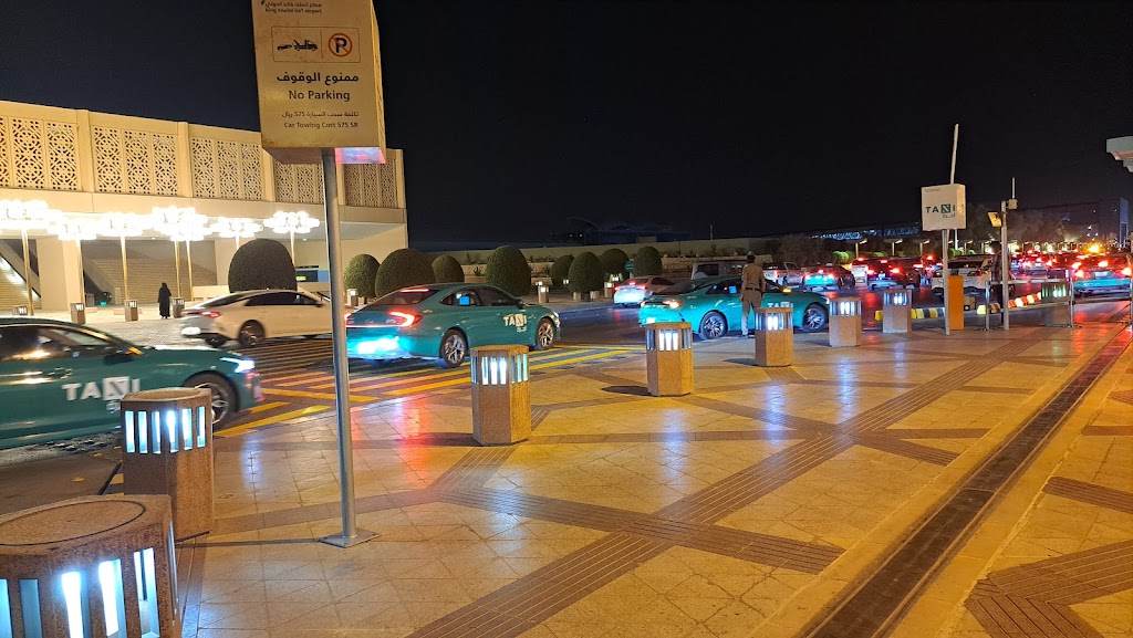 Aeropuerto de Riyadh. Escala en el aeropuerto de Riad: Taxis Saudís. Escala en el aeropuerto de Riad: