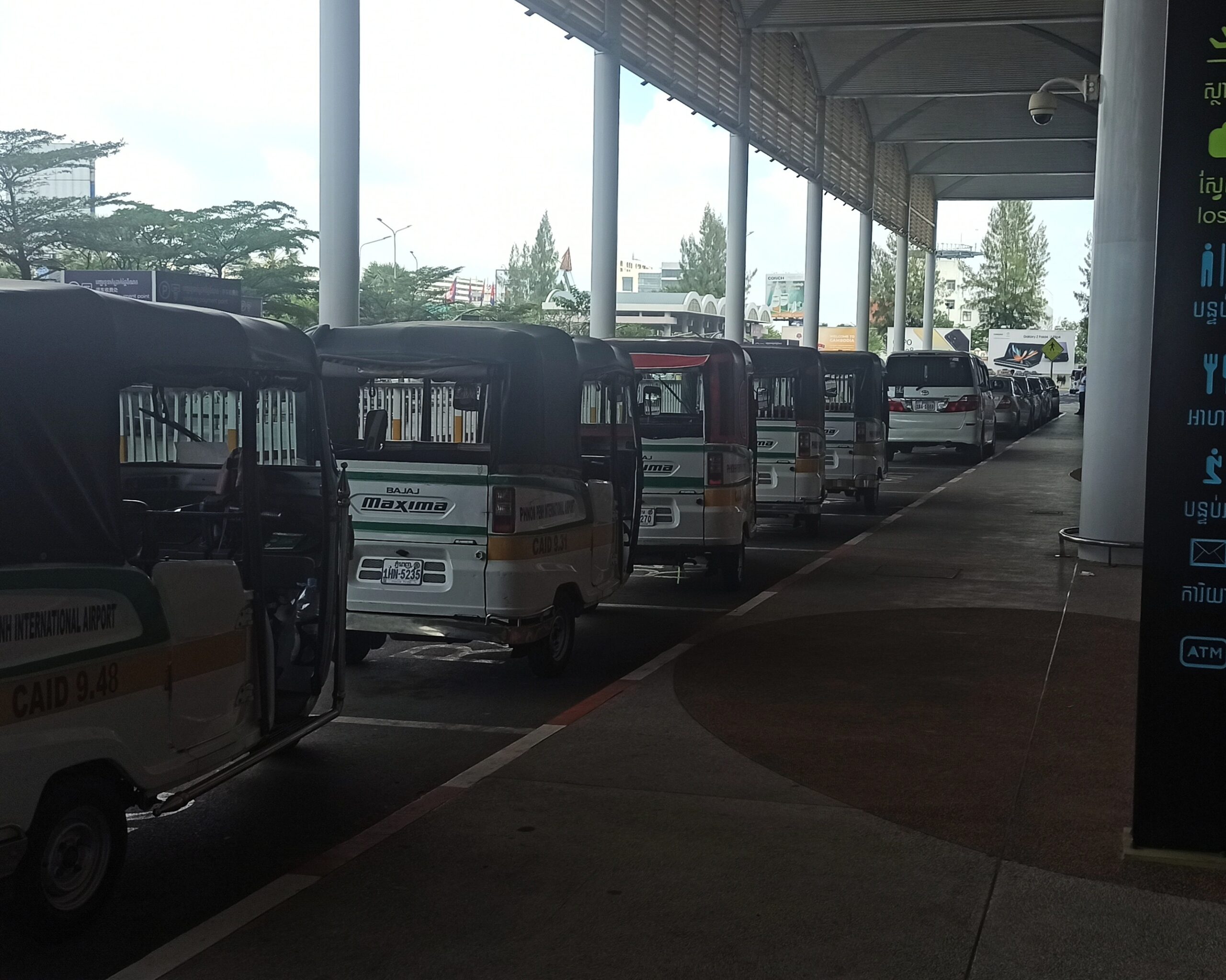 Aeropuerto phnom penh y sus tuktuks