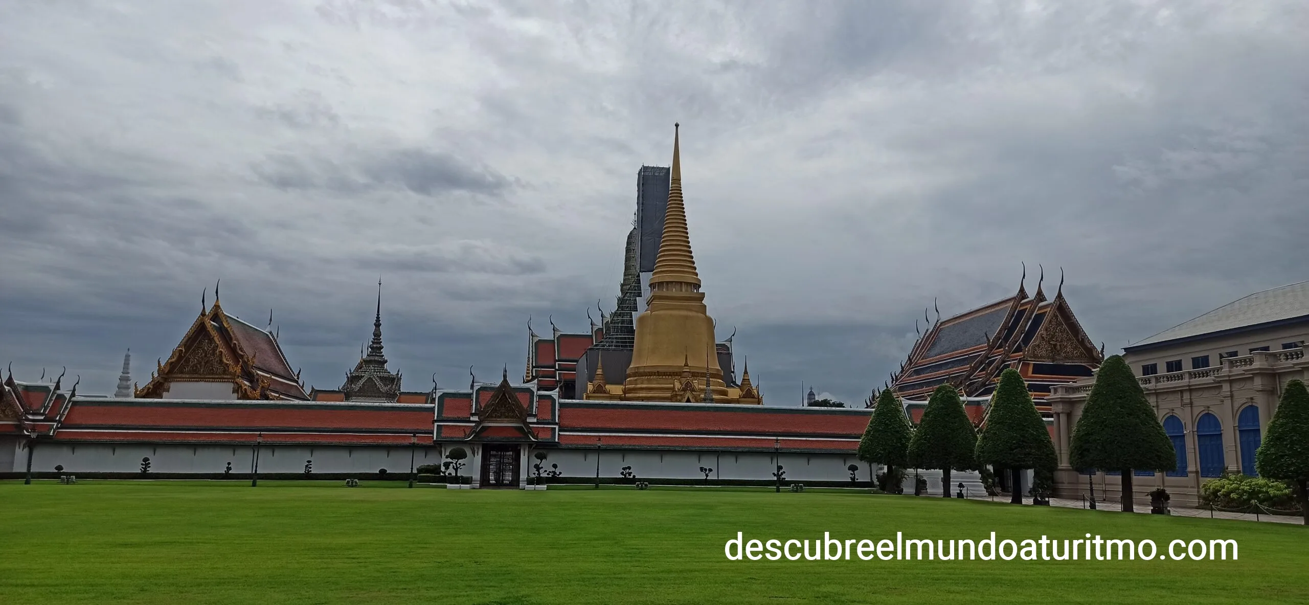 Entrada al Gran Palacio de Bangkok
