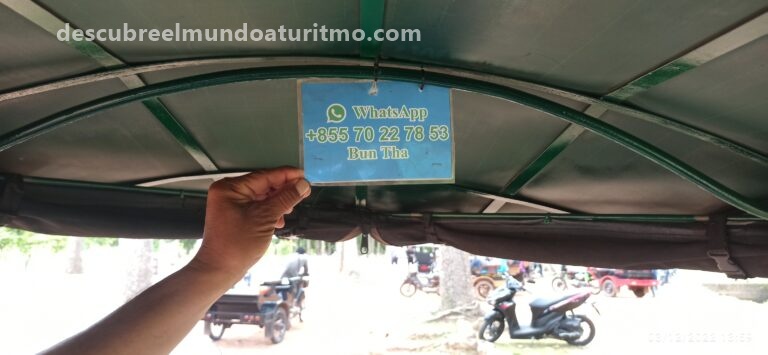 Guía de Camboya, Tuktuk turístico en Camboya con bebidas frías para visitar los templos de Angkor Guía de Camboya, Tuktuk turístico en Camboya con bebidas frías para visitar los templos de Angkor