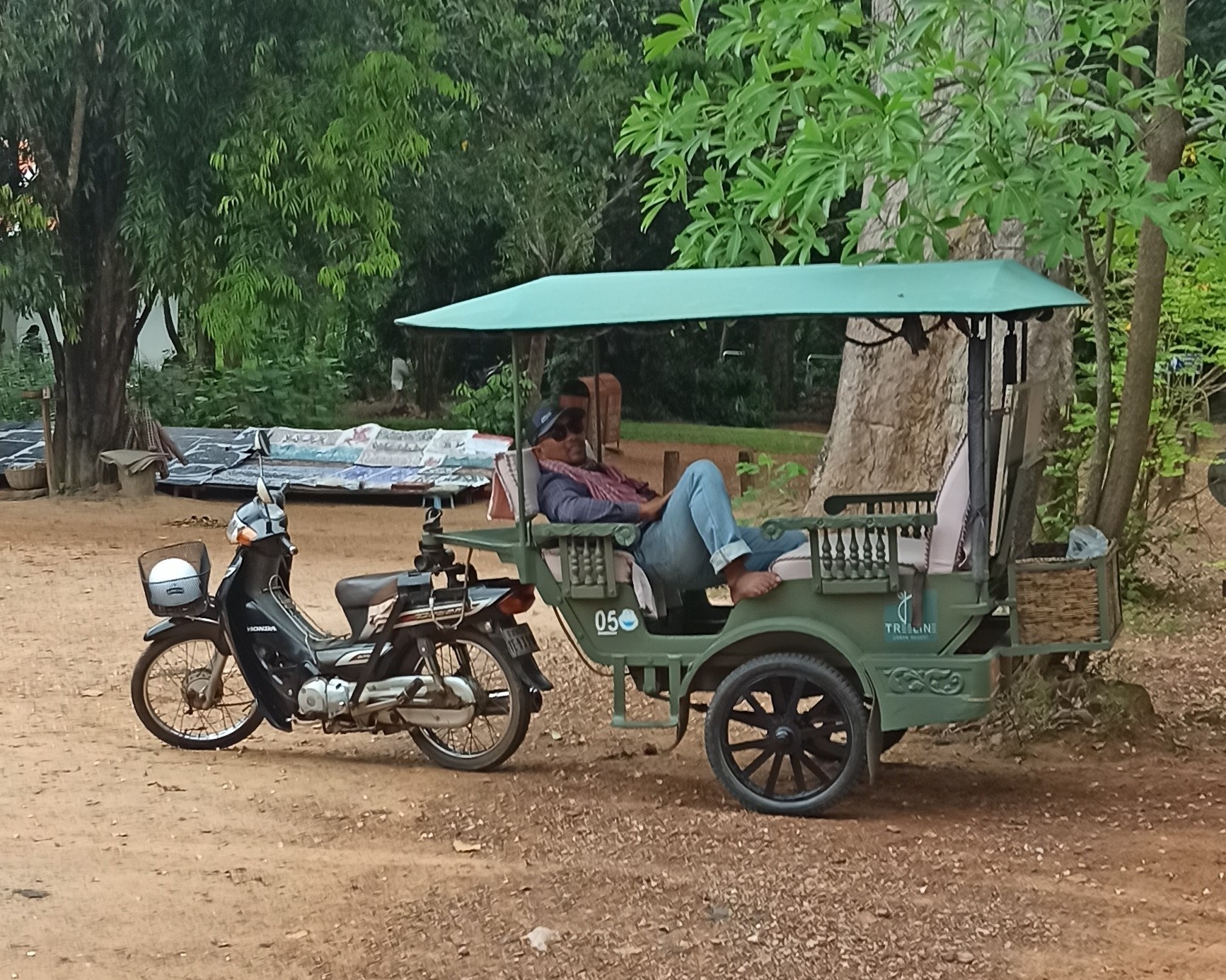 tutuk angkor wat camboya