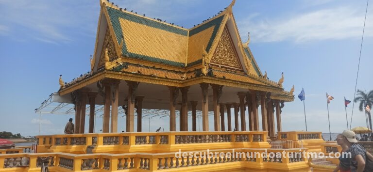 Guía de Camboya, Santuario Preah Ang Dorngkeu en Phnom Penh, cerca del Palacio Real Guía de Camboya, Santuario Preah Ang Dorngkeu en Phnom Penh, cerca del Palacio Real
