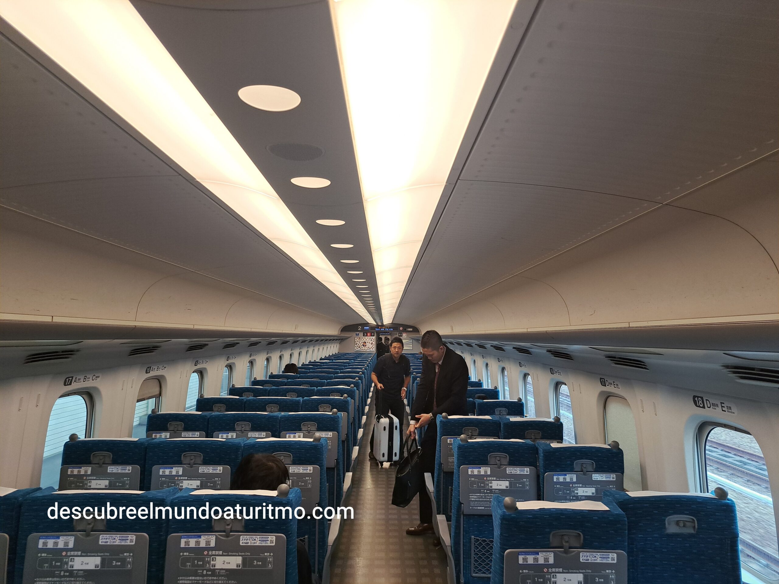 Interior tren shinkansen