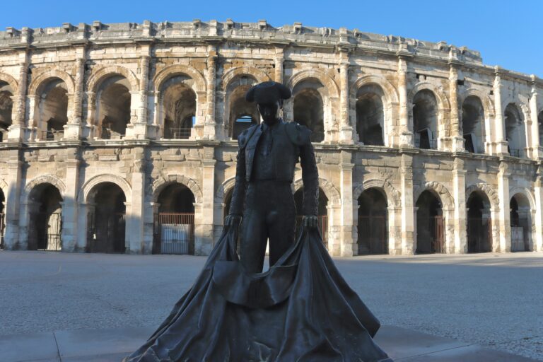 Qué ver y hacer en Nimes, Francia: La guía definitiva para explorar la Roma francesa