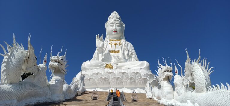 Templo Blanco, Templo Azul y Big Buda: Guía completa para visitar Chiang Rai