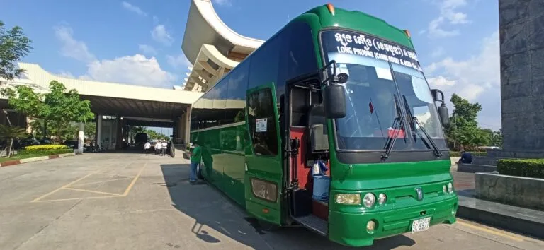 Cruzar la frontera Vietnam-Camboya por Moc Bai/Bavet en 2025: guía práctica, visados y estafas comunes