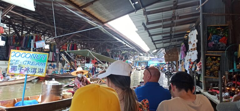 Bangkok, mercados flotantes y mercado de las vías del tren