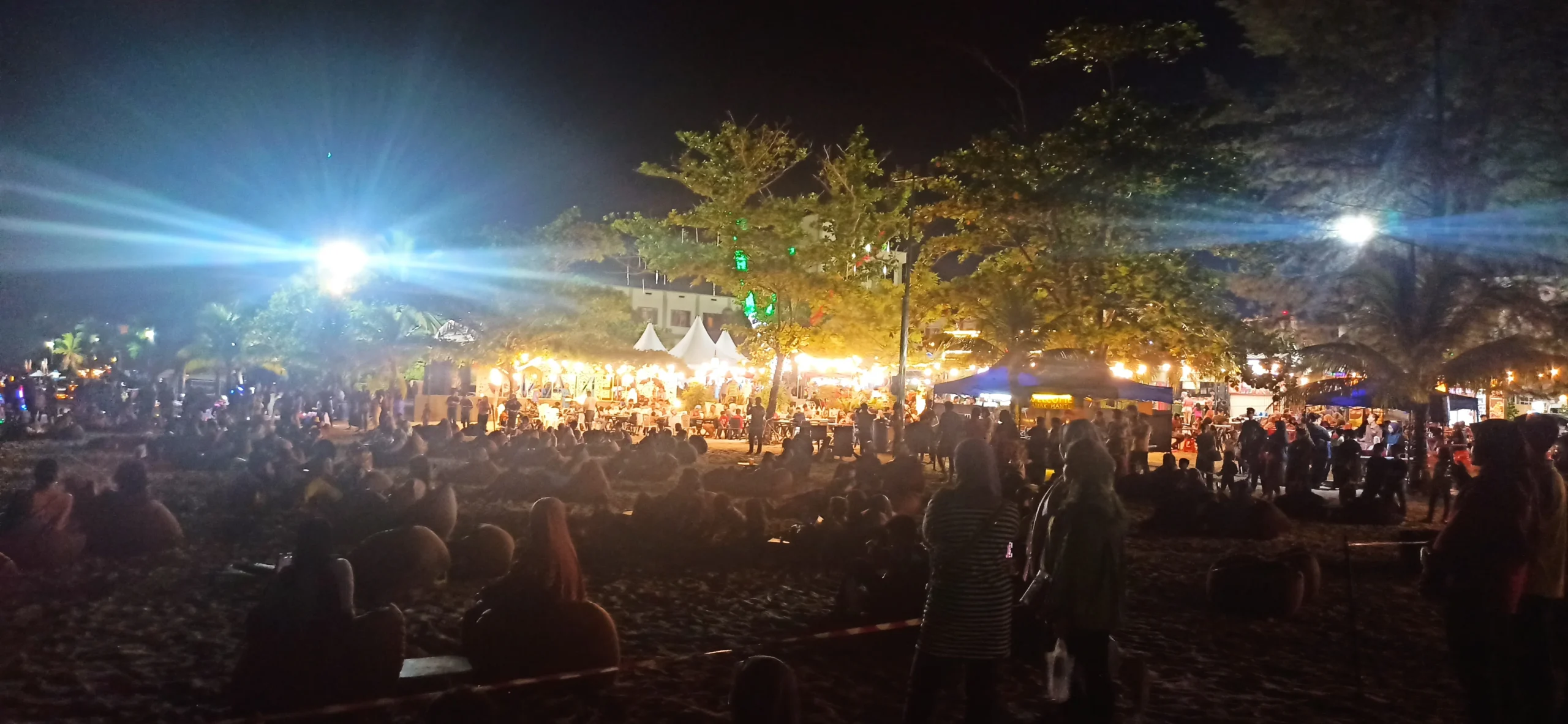 Ambiente playa pantai cenang